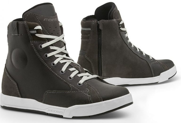 Forma Sneaker Lounge