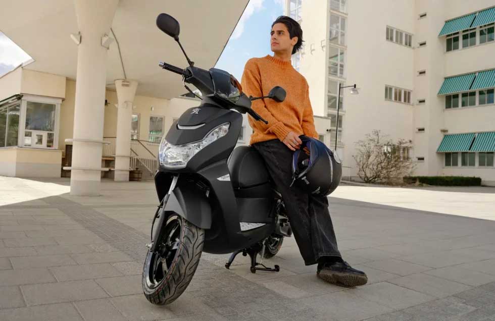 Moped_Kisbee